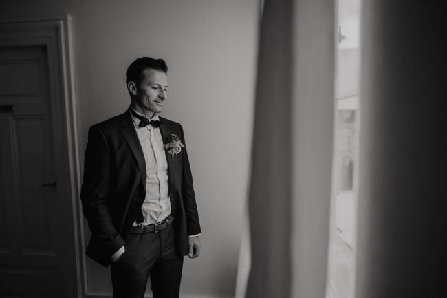 Hochzeit auf dem Weingut Nägelsförst mit Freier Trauung von Lisa & Andi Photography. Brautkleid von der Bridal Boutique Baden-Baden.