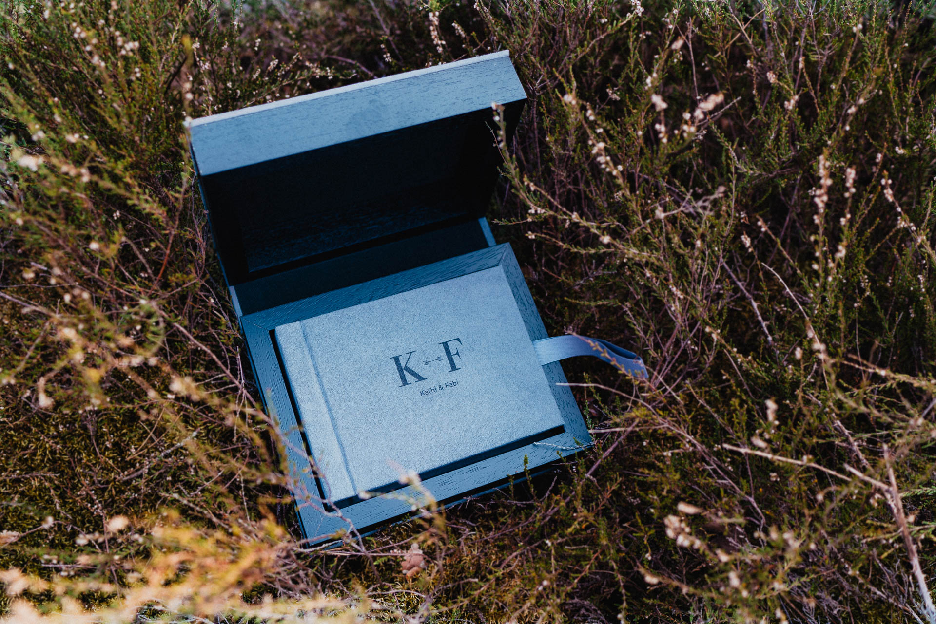 Handgefertigte edle Hochzeitsalben von Lisa & Andi Photography.