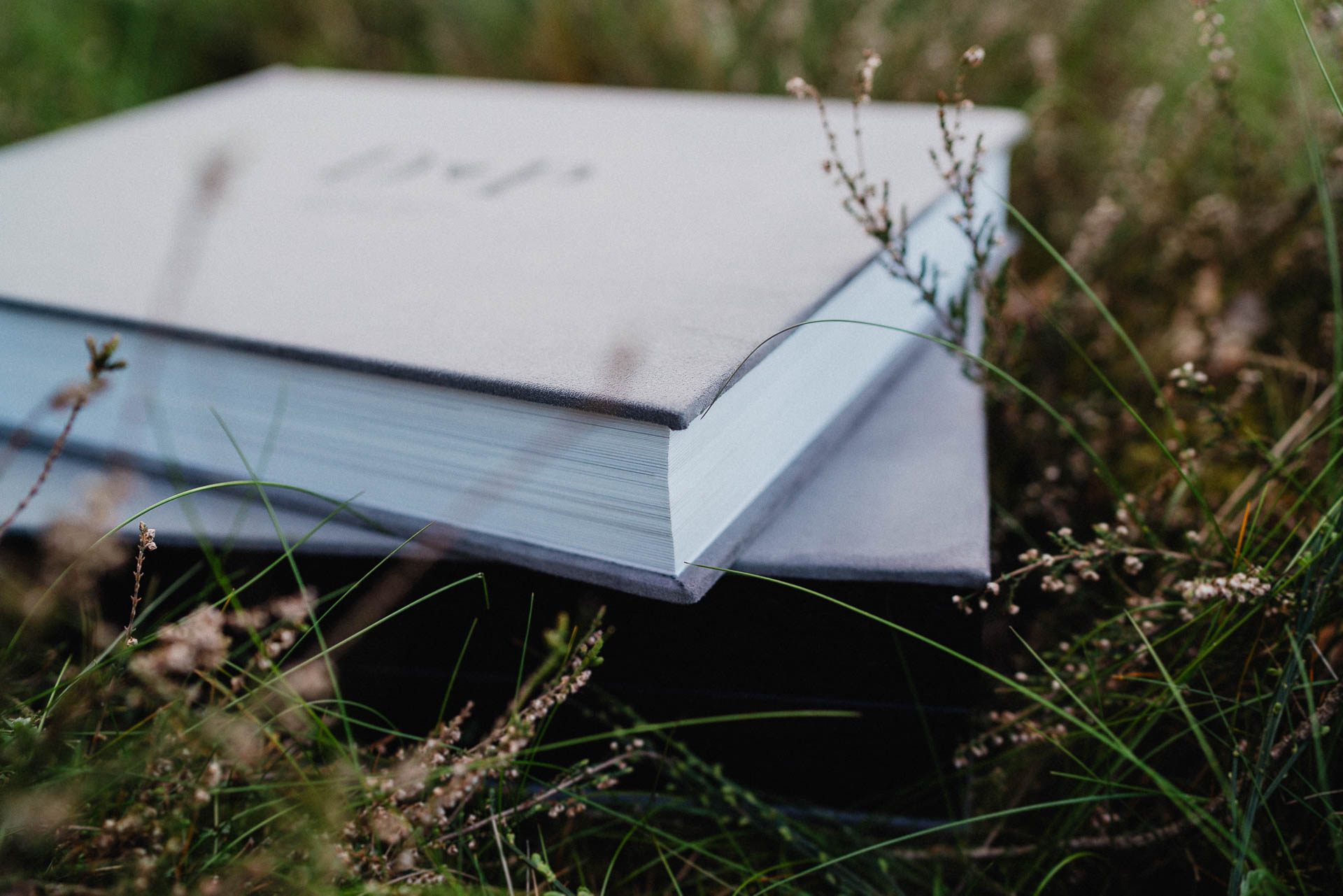 Handgefertigte edle Hochzeitsalben von Lisa & Andi Photography.