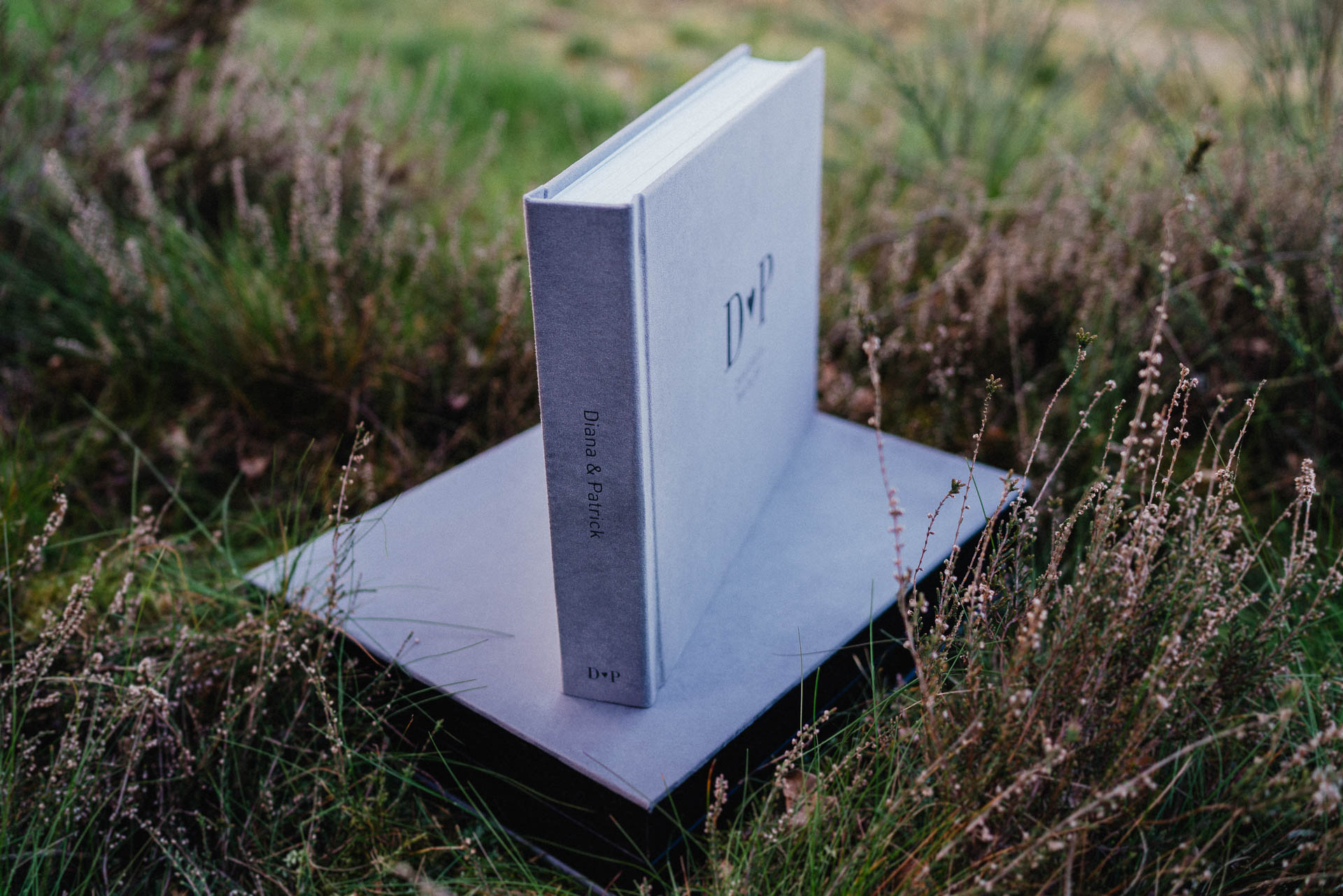 Handgefertigte edle Hochzeitsalben von Lisa & Andi Photography.