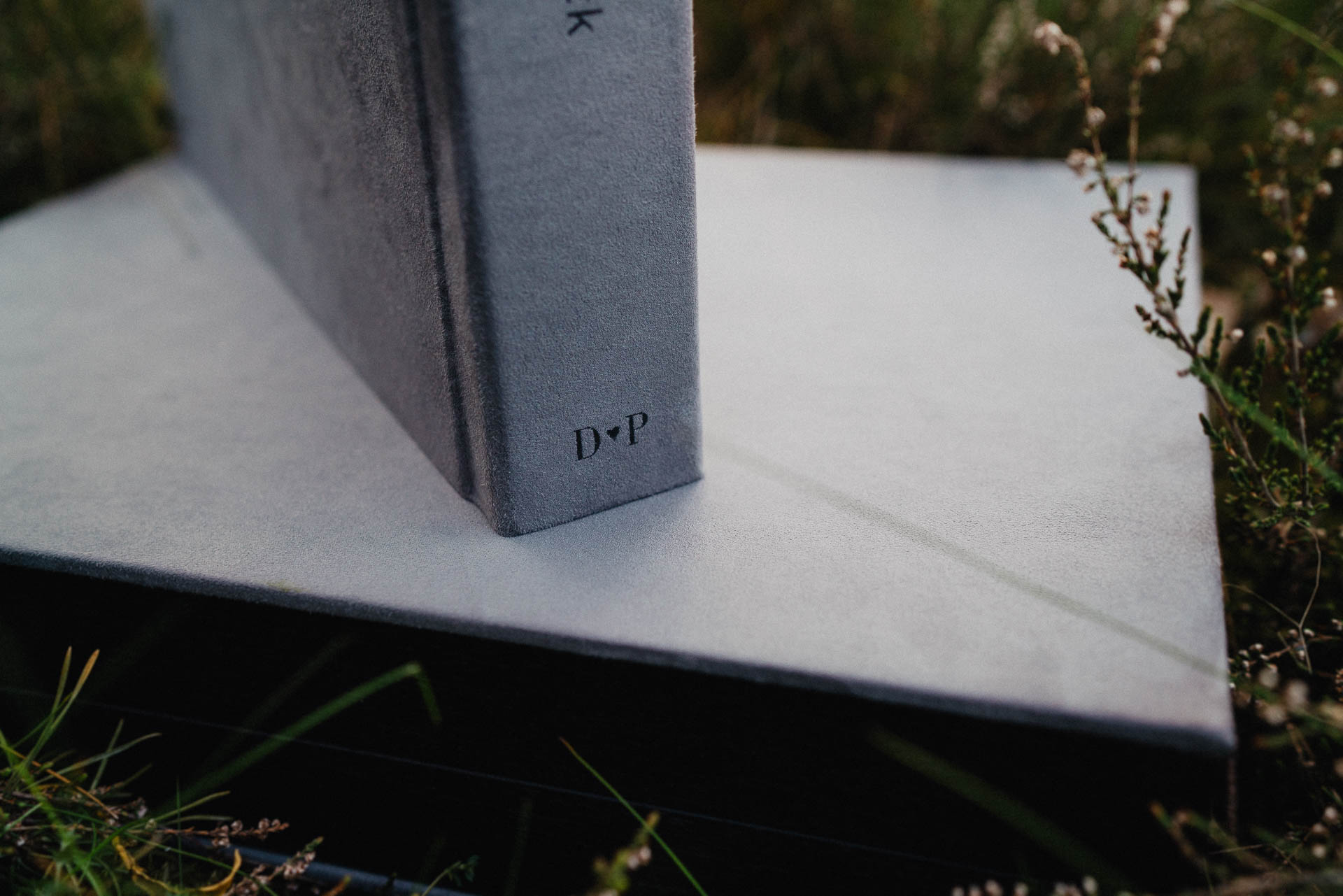 Handgefertigte edle Hochzeitsalben von Lisa & Andi Photography.