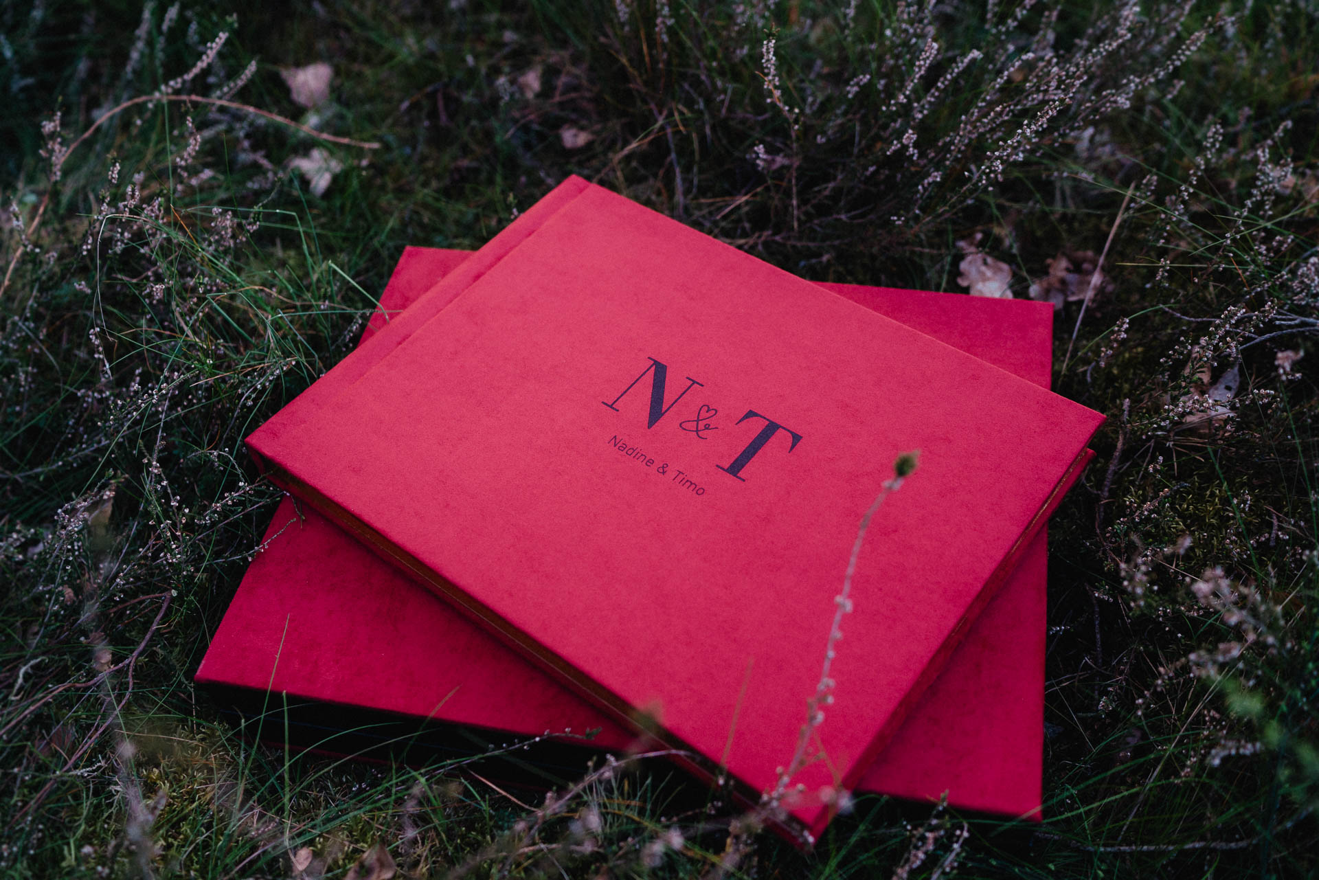 Handgefertigte edle Hochzeitsalben von Lisa & Andi Photography.