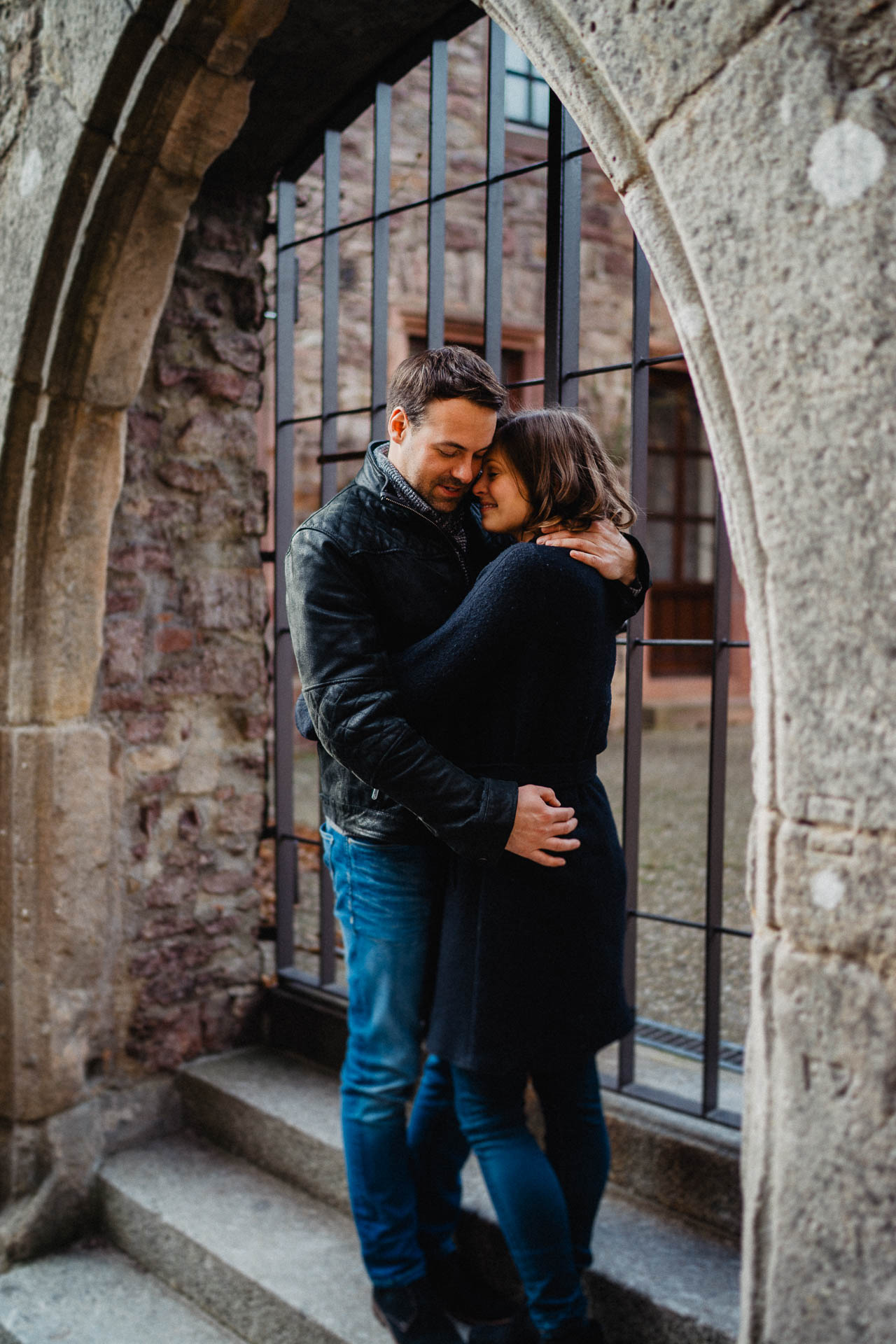 Paarshooting im Alten Schloss in Baden-Baden fotografiert von Lisa & Andi Photography.
