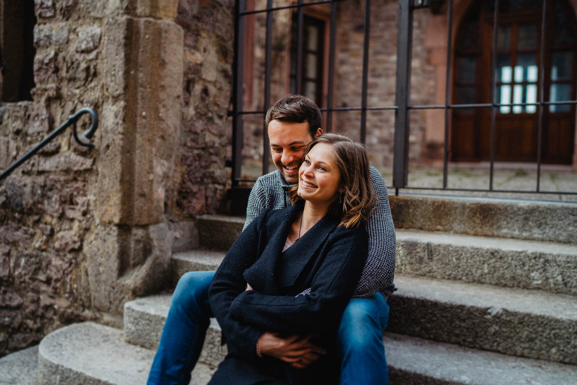 Paarshooting im Alten Schloss in Baden-Baden fotografiert von Lisa & Andi Photography.