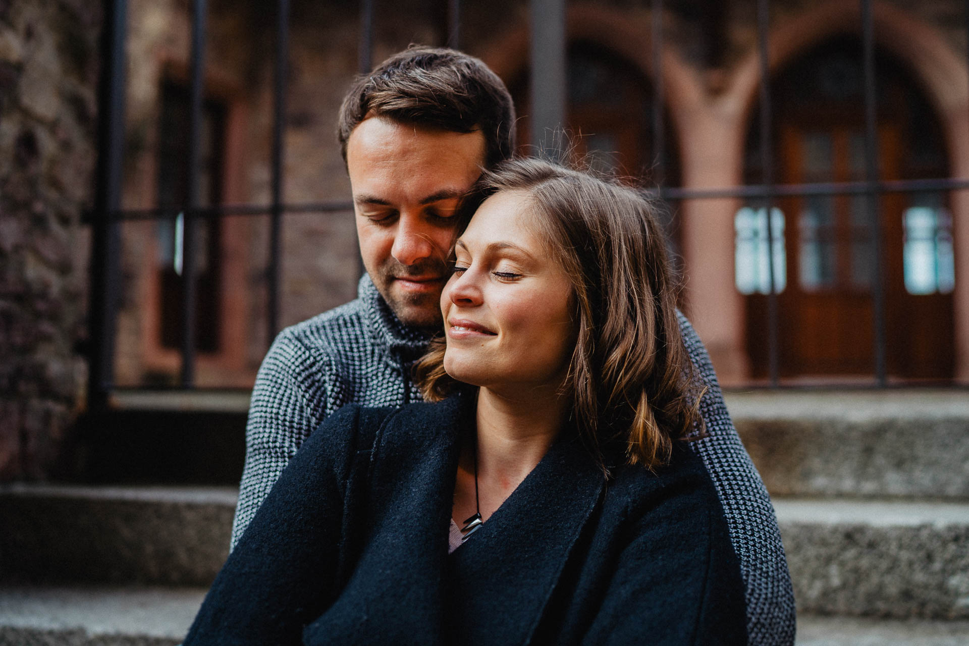 Paarshooting im Alten Schloss in Baden-Baden fotografiert von Lisa & Andi Photography.