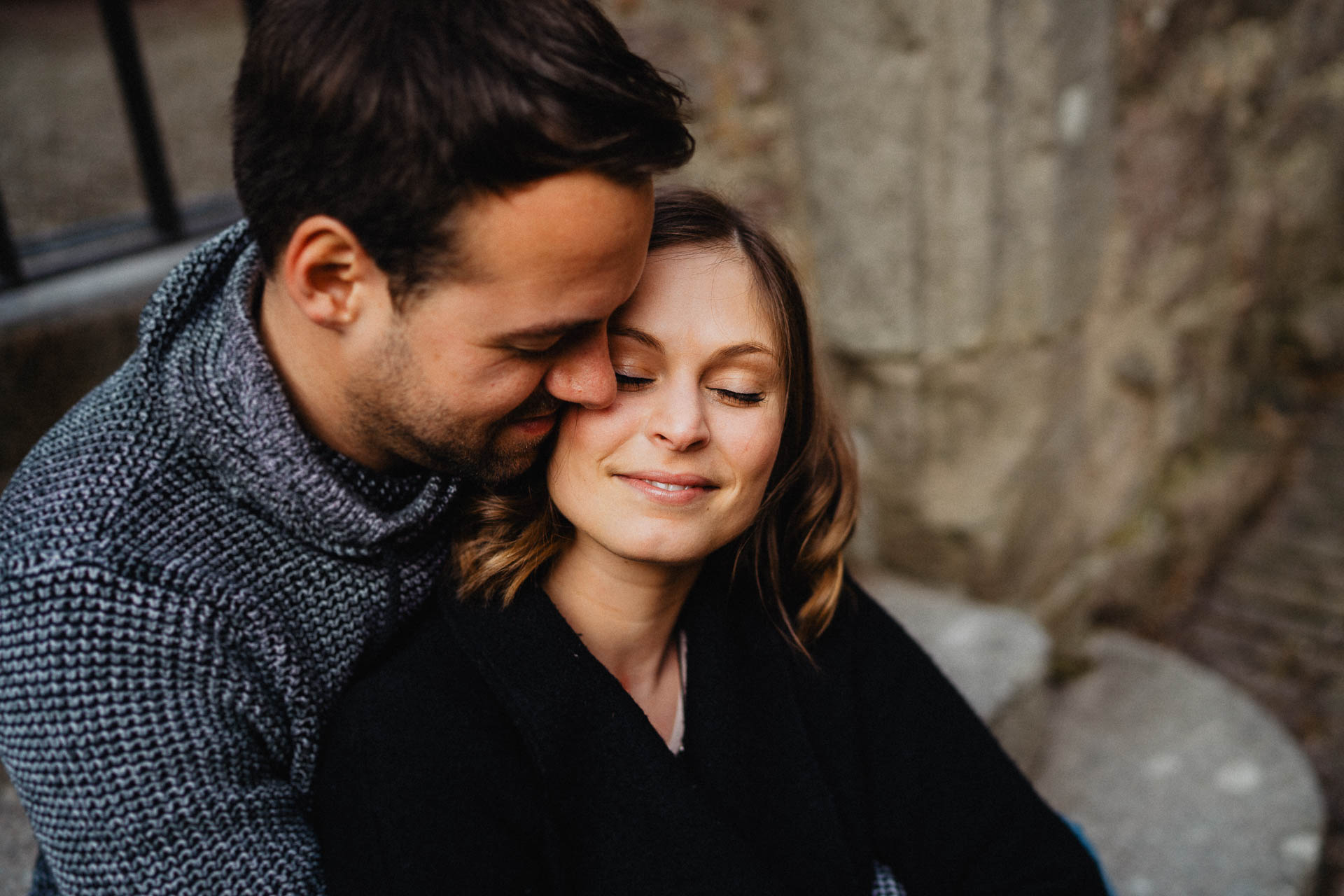 Paarshooting im Alten Schloss in Baden-Baden fotografiert von Lisa & Andi Photography.
