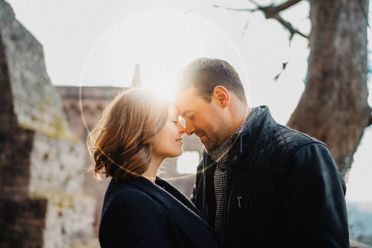 Paarshooting im Alten Schloss in Baden-Baden fotografiert von Lisa & Andi Photography.