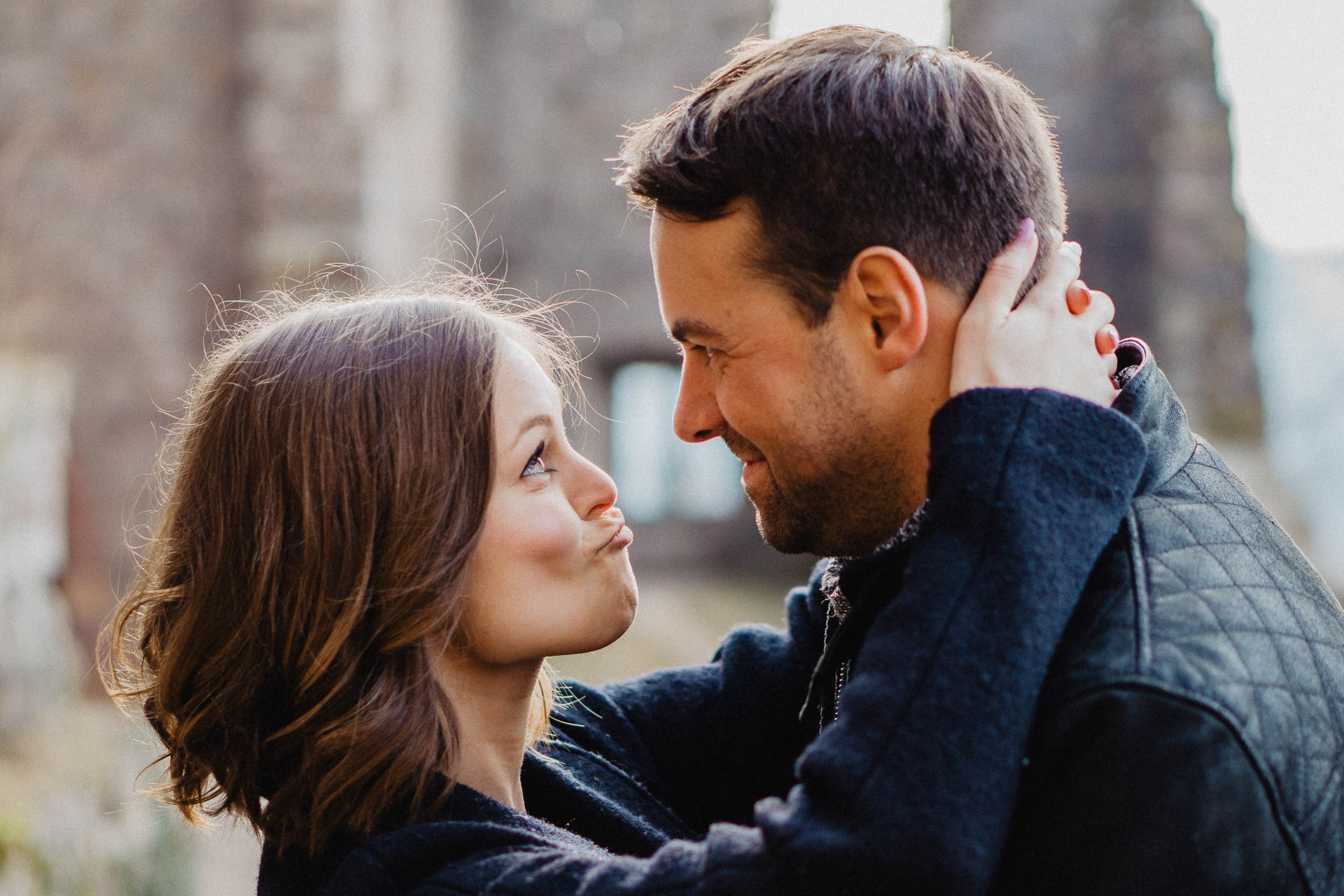 Paarshooting im Alten Schloss in Baden-Baden fotografiert von Lisa & Andi Photography.