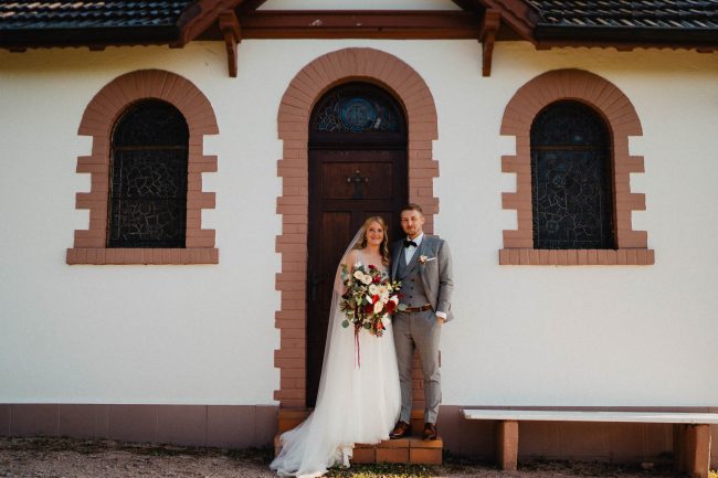 Sommerhochzeit auf dem Eckberg bei Kitchen and Soul fotografiert von Lisa & Andi Photography. Braut und Bräutigam beim Paarshooting.