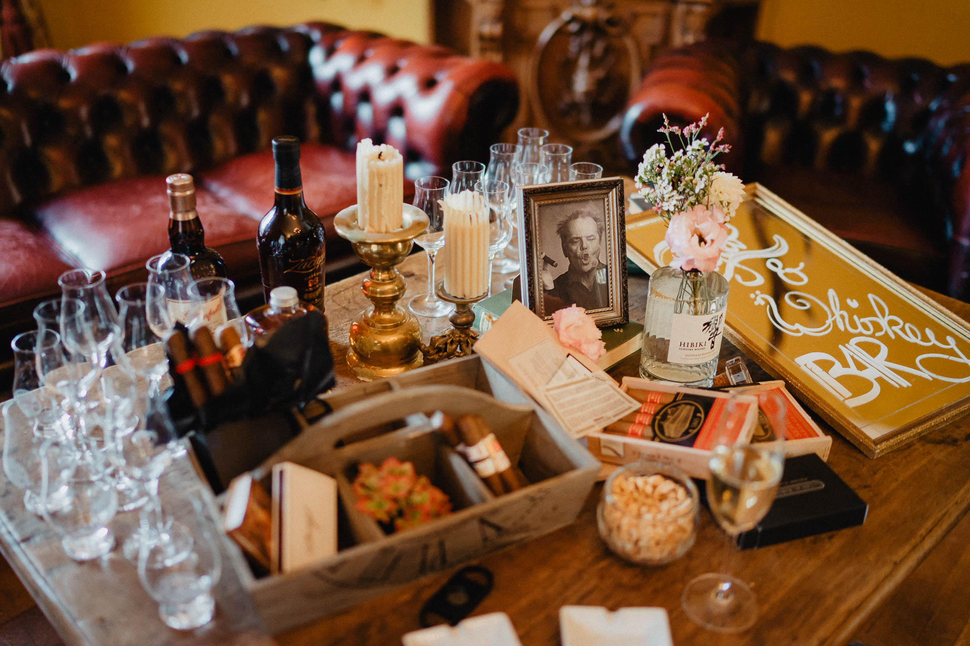 Romantische Schloss-Hochzeit im Schwarzwald auf Schloss Eberstein fotografiert von Lisa & Andi Photography. Schöne Hochzeitsdekoration von Arisi.