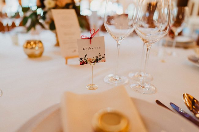 Hochzeitsdekoration einer freien Trauung im Molino in Neuried bei Offenburg. Fotografiert von Lisa & Andi Photography.