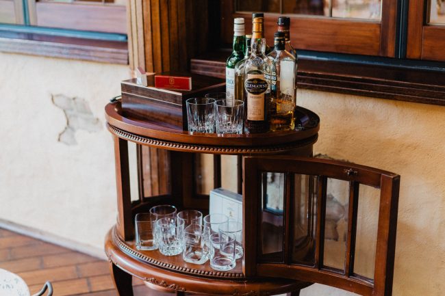 Hochzeitsdekoration einer freien Trauung im Molino in Neuried bei Offenburg. Fotografiert von Lisa & Andi Photography.