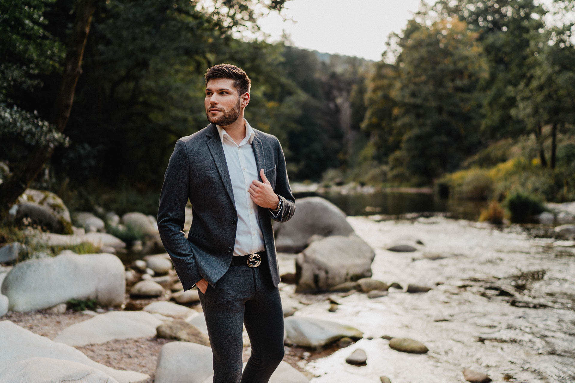 Hochzeitsfotografie auf dem Schloß Eberstein fotografiert von Lisa & Andi Photography. Emotionale Hochzeitsreportagen und Hochzeitsfilme. Braut mit einem traumhaften Boho Brautkleid von Jolie Bruchsal und Brautstrauß von AriSi das Gefühl für Feste.